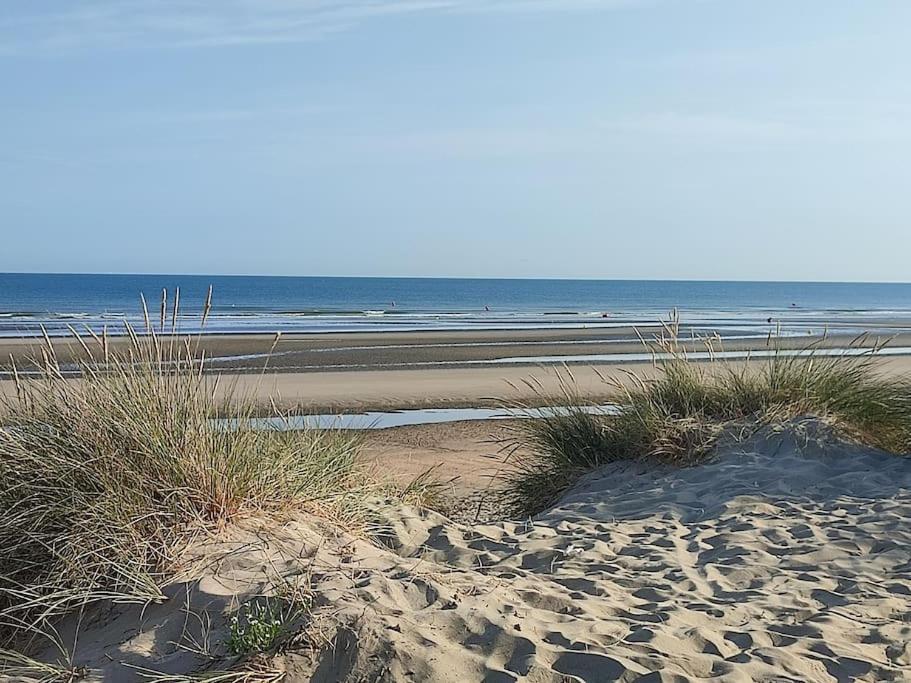 4-Persoons Appartement Met Een Mooi Uitzicht De Panne Esterno foto