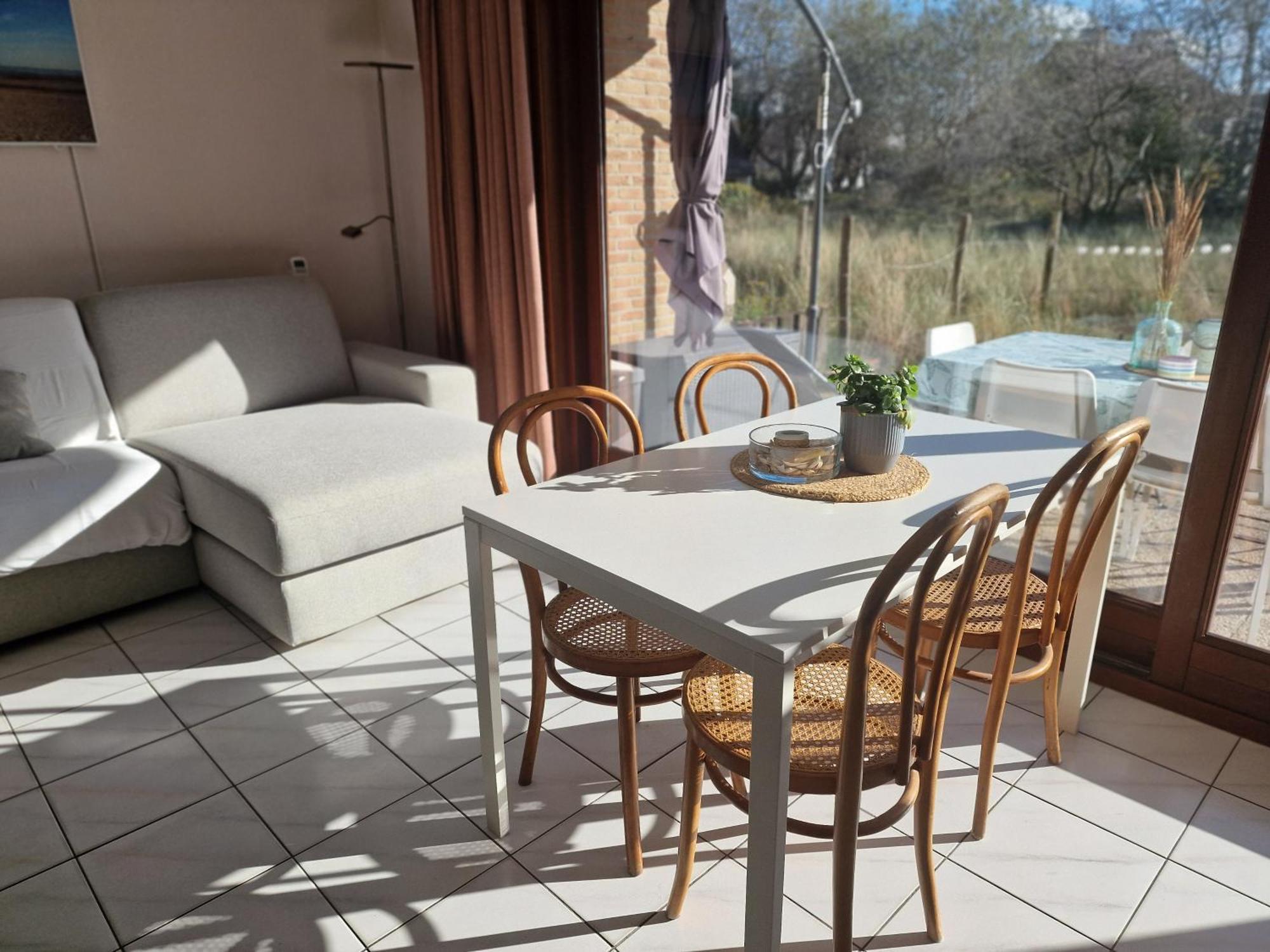 4-Persoons Appartement Met Een Mooi Uitzicht De Panne Camera foto